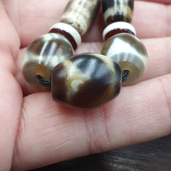 LOT 7 Beads Old Dzi Tibetan Chinese Agate Beads Amulets