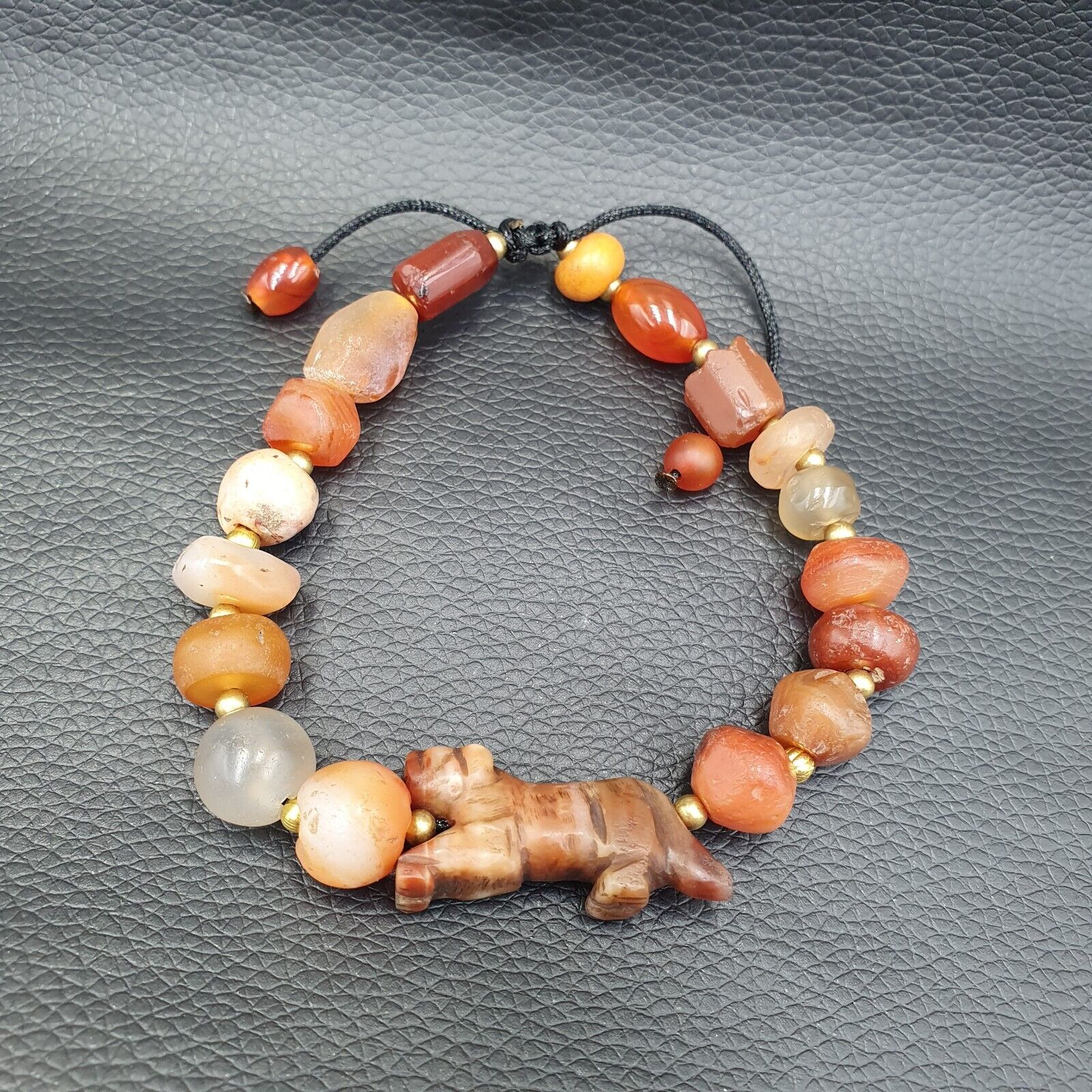 Antique Ancient Agate Animal Figurine with carnelian Agate Beads Bracelet