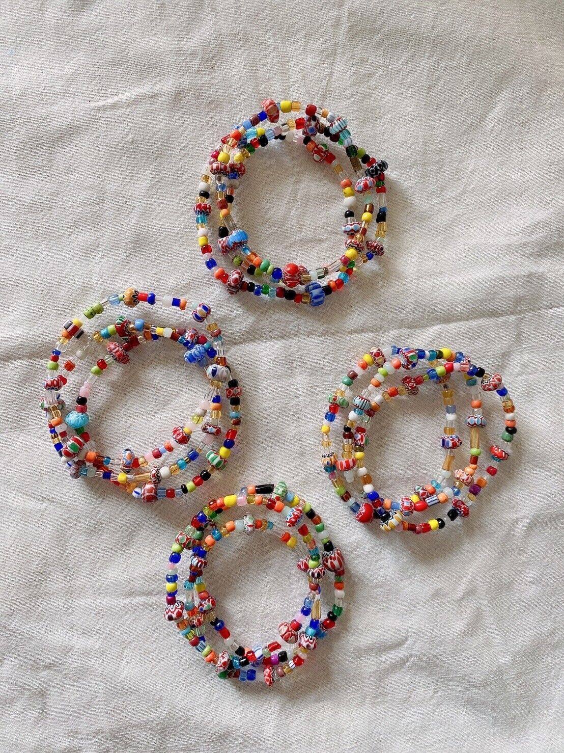 Großhandel Regenbogen-Samenperlenarmband, minimalistisches Perlenarmband 10 Stück