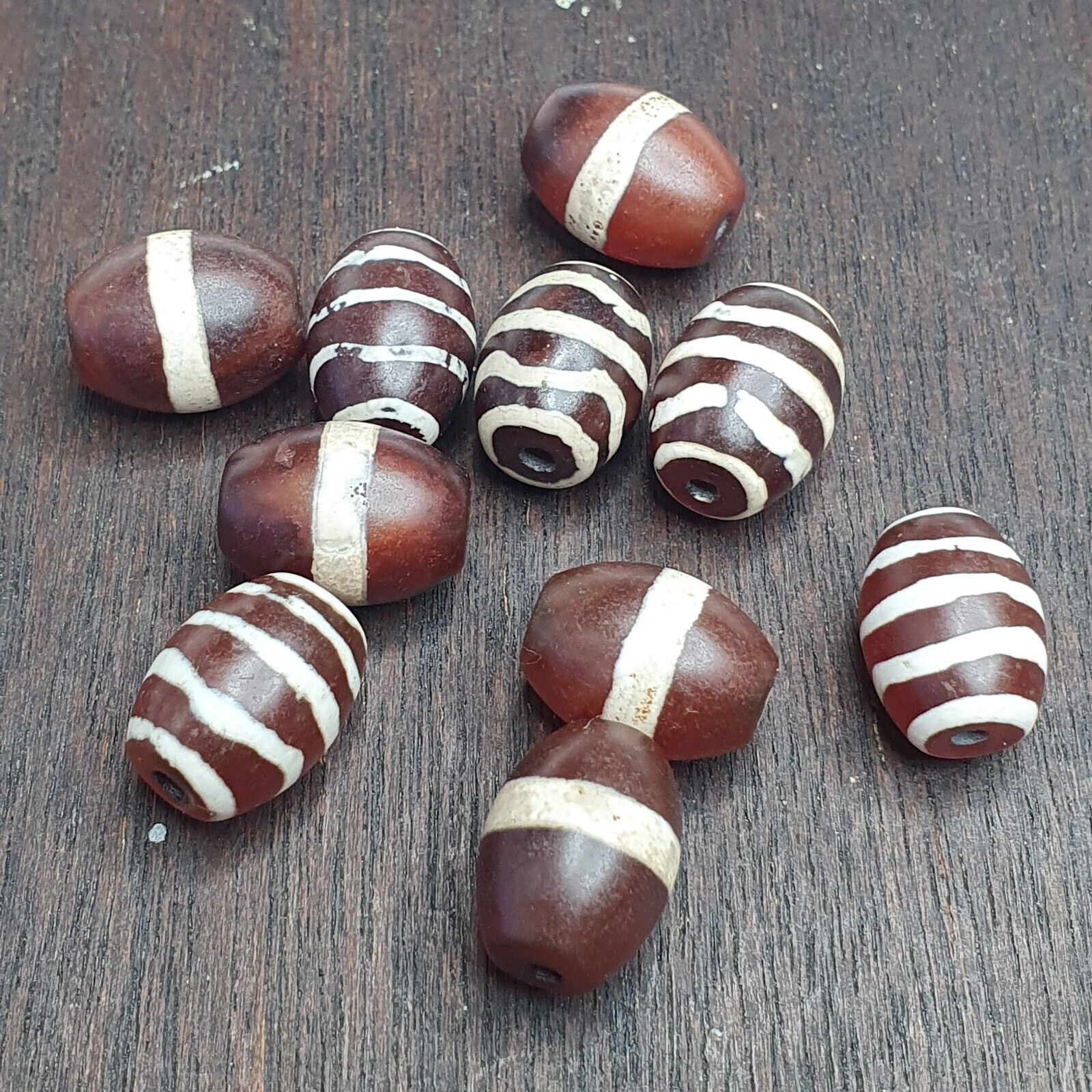 BEAUTIFUL LOT Vintage Old Himalayan Indo Tibetan Etched Agate Beads lot 10 Beads