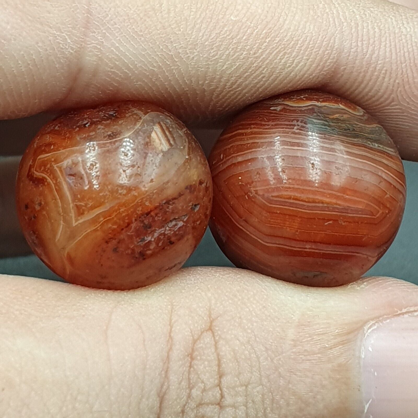 2 alte antike indotibetische Karneol-Achatperlen, Los 2 Perlen