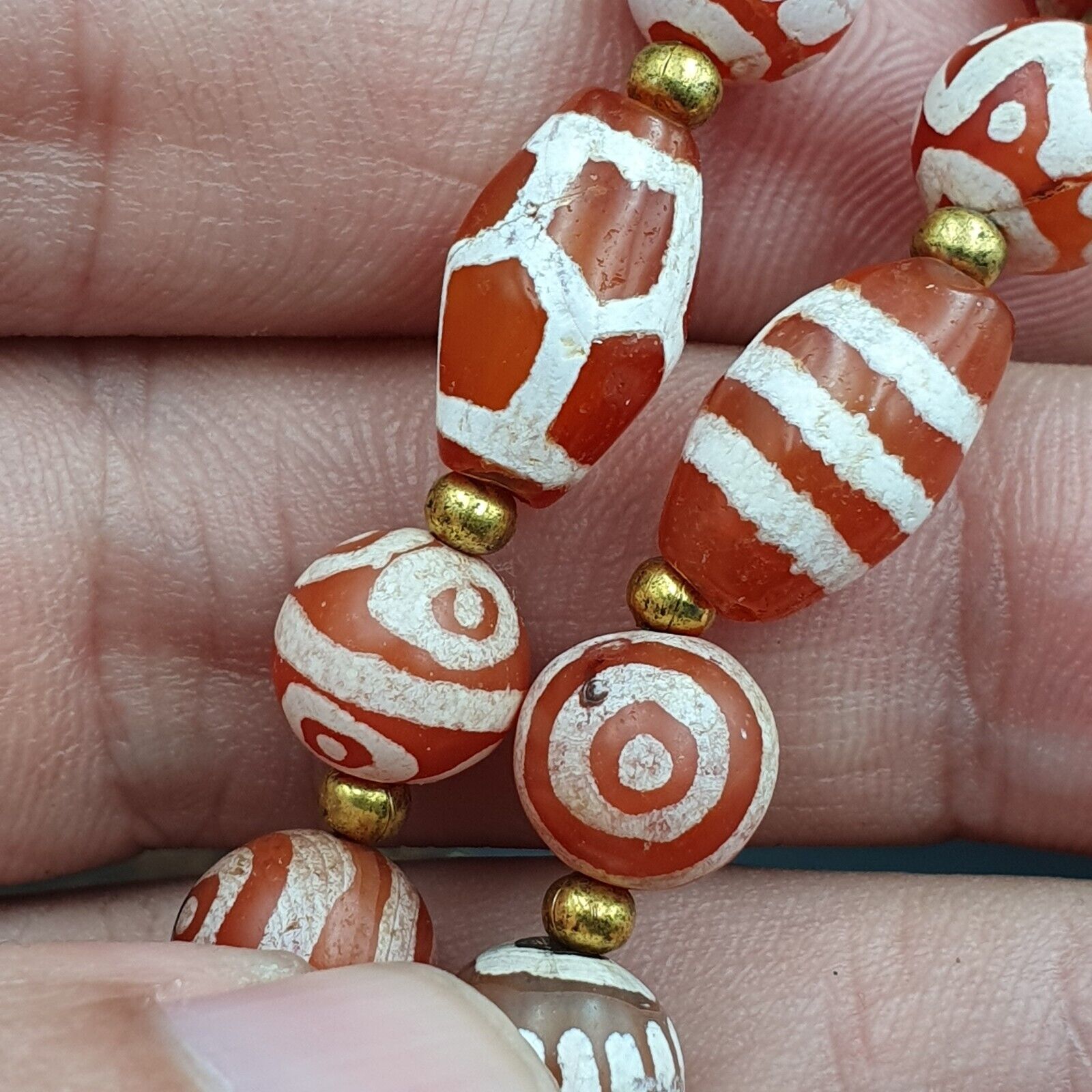 Seltene Sammlung antiker tibetischer zentralasiatischer geätzter Achatperlen-Halskette