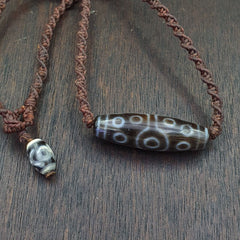 15 Augen tibetische Himalaya-Perle altes Amulett roter Achat Vintage Anhänger Halskette
