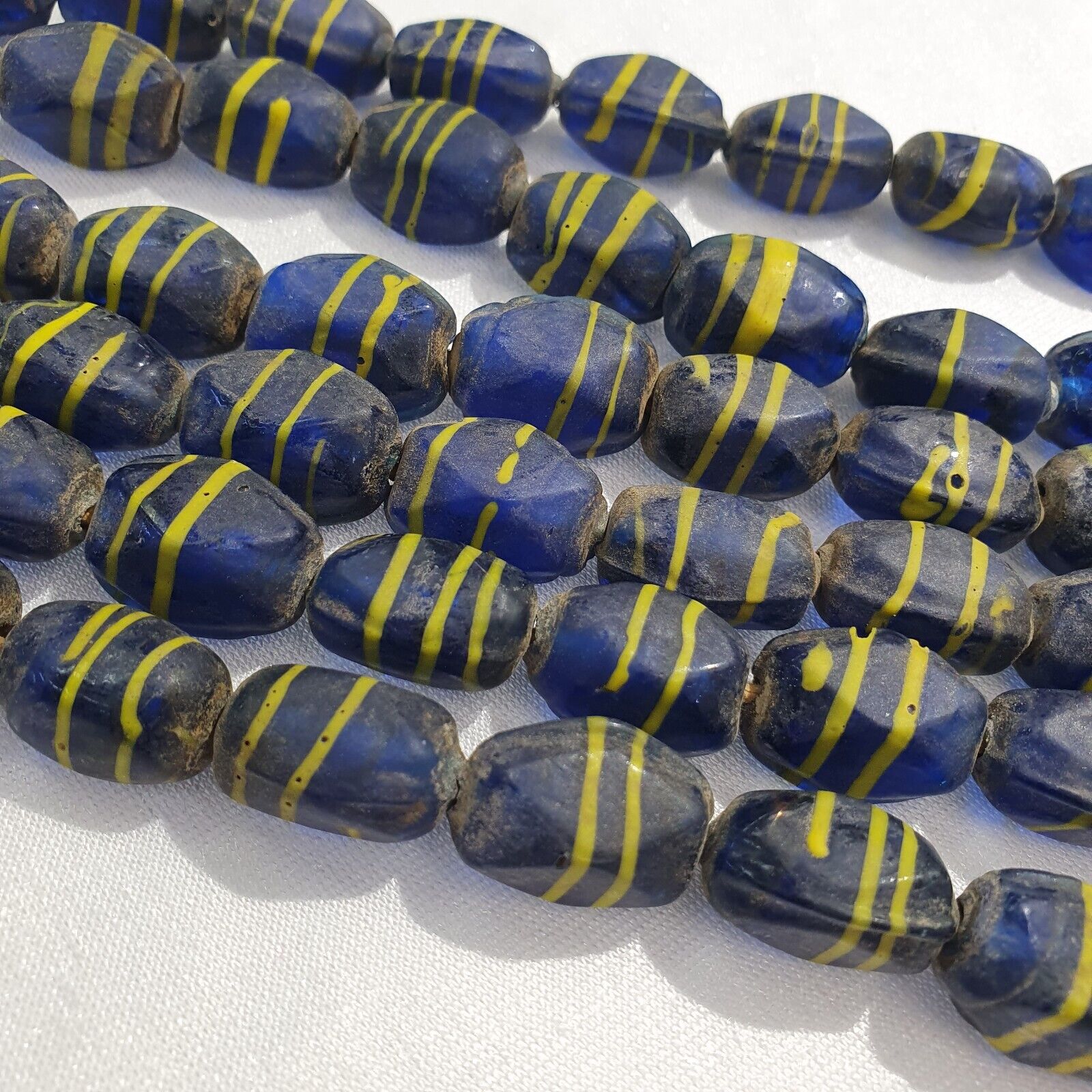 Vintage WUNDERSCHÖNE ALTE AFRIKANISCHE gelbe Streifen Blaue ANTIKE GLASPERLEN 20x12MM