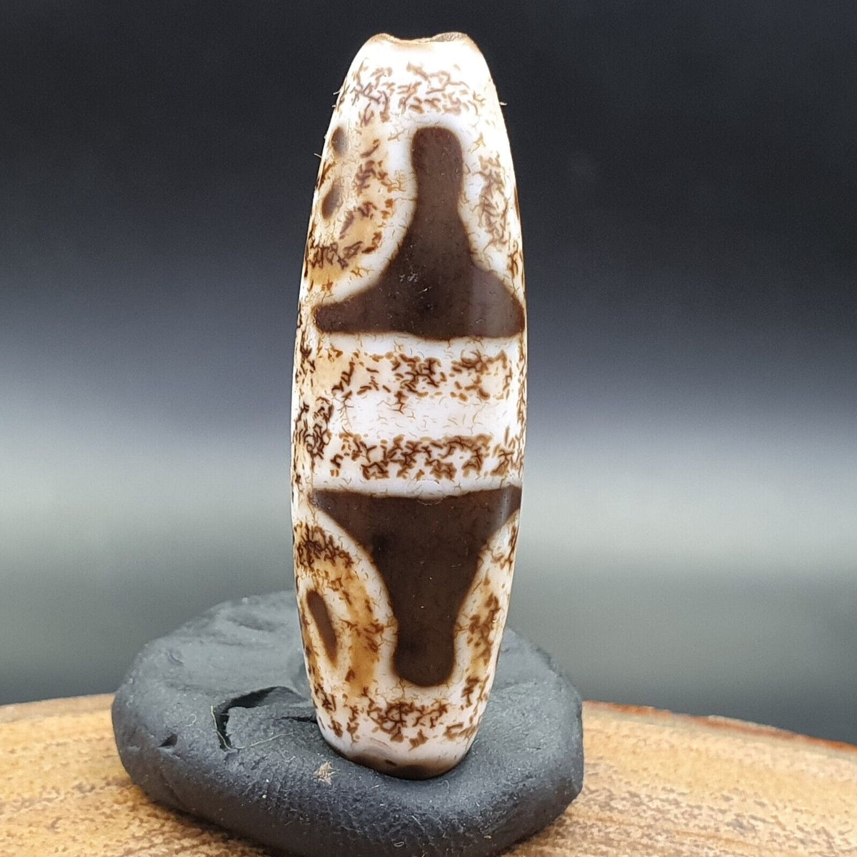 Seltenes Sammlerstück aus tibetischem Achatstein mit verrosteten Augen, Dzi-Perlenamulett BD-25-2 