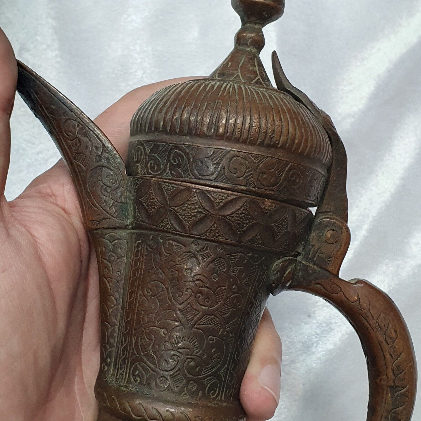Antike Bronze-Kupferkanne aus dem 19. Jh., handgeschnitzt, einzigartige Teekanne in Museumsqualität