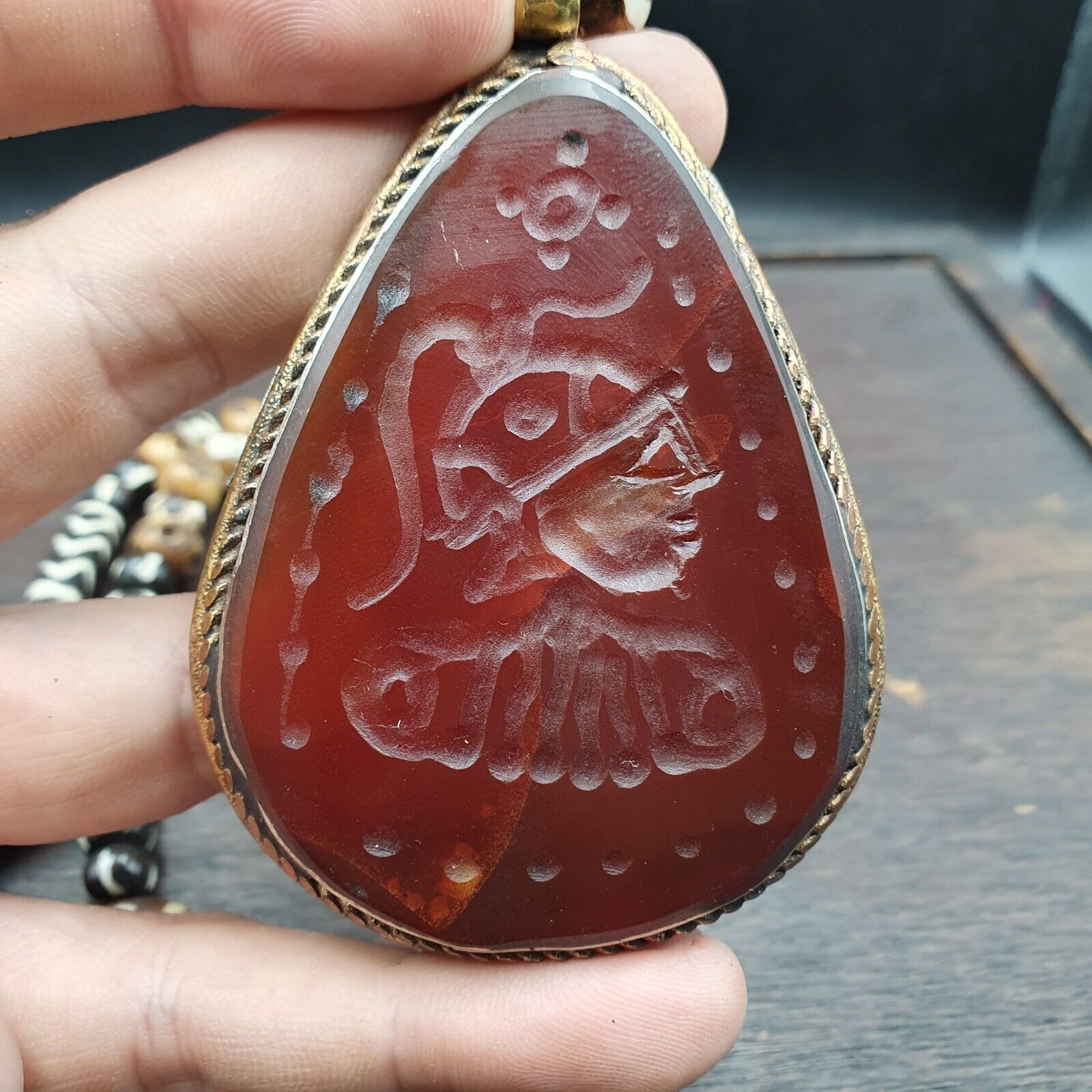 Antique Wonderful Carving Agate pendent Carved King Rare Pendant necklace