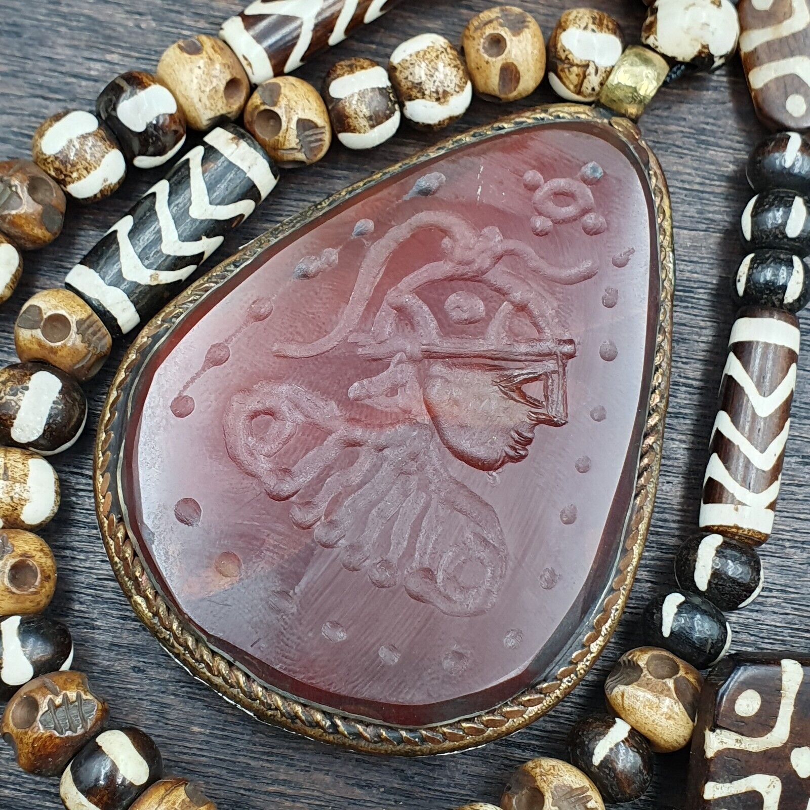 Antique Wonderful Carving Agate pendent Carved King Rare Pendant necklace
