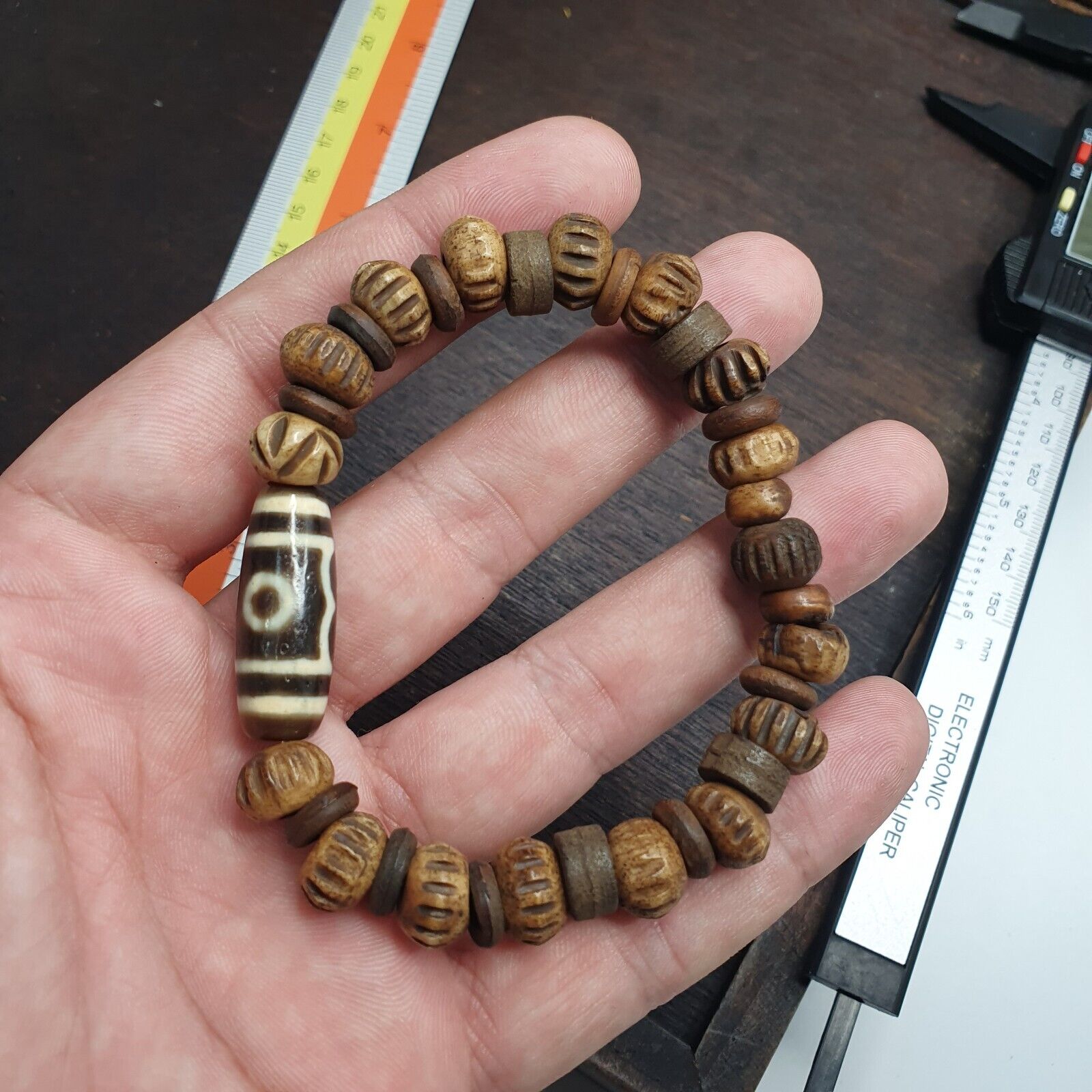Protective Tibetan 3 Eyes and Lines Agate Dzi Bead Amulet carving beads Bracelet