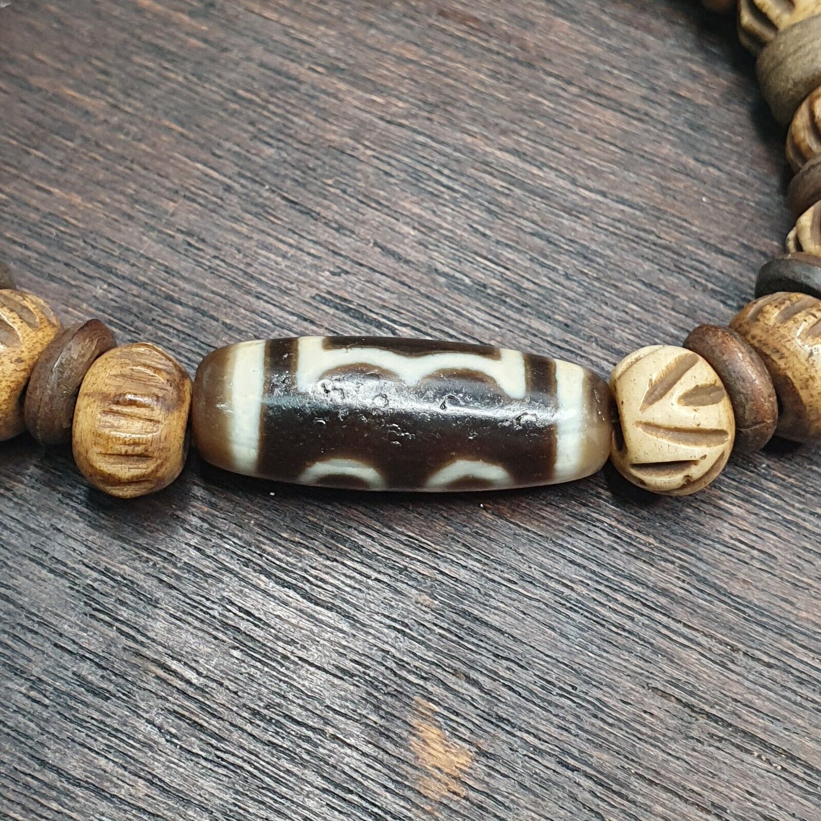 Protective Tibetan 3 Eyes and Lines Agate Dzi Bead Amulet carving beads Bracelet