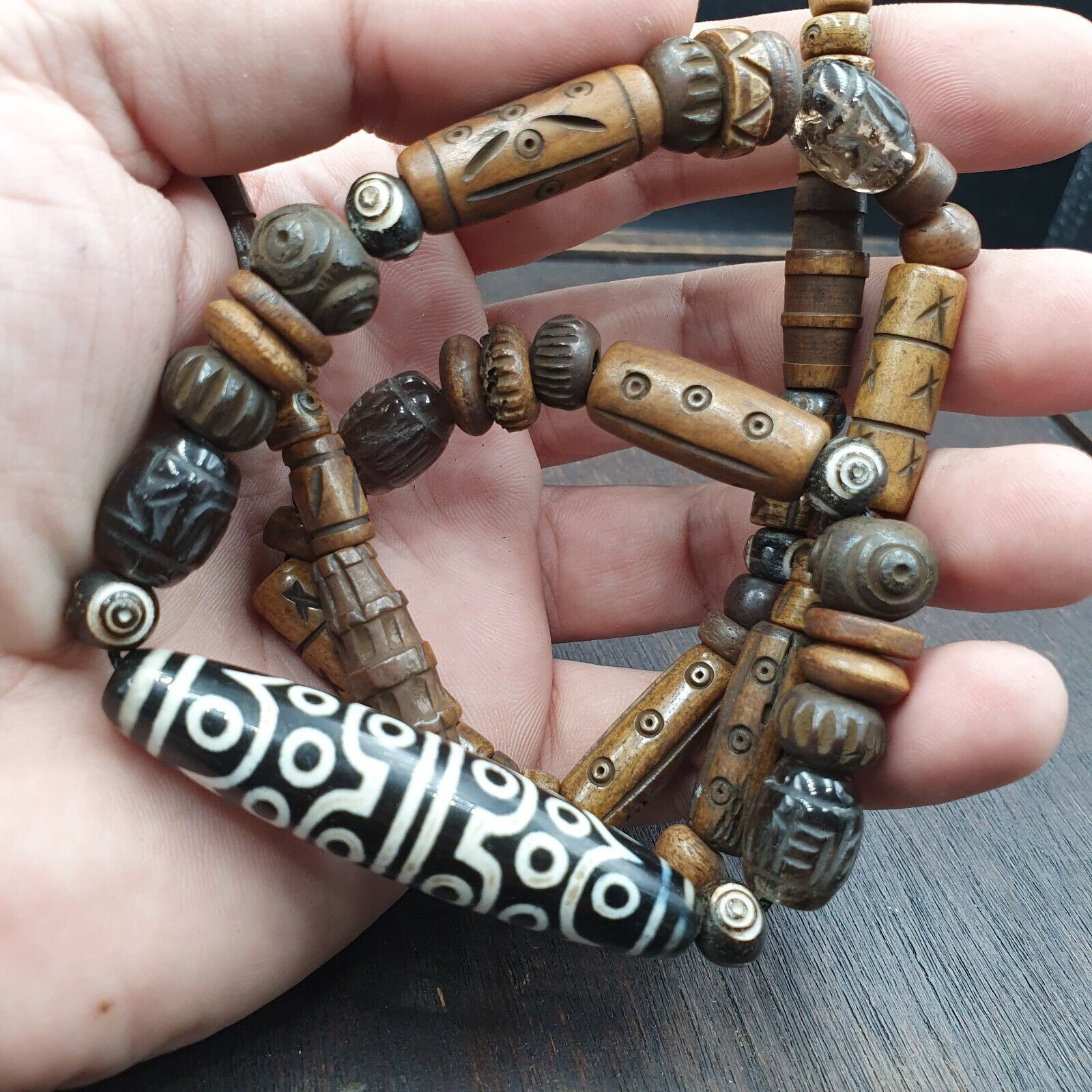 24 eyes Tibetan Himalayan bead old amulet Agate with carving Yak Bone Necklace