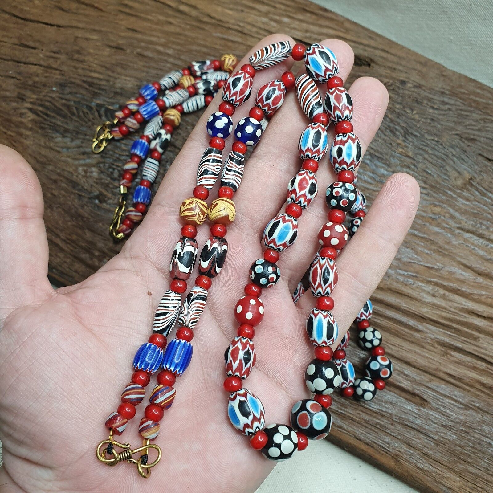 Vintage Venetian Style Chevron Feather Skunk Mix Glass Beads Necklace MX-122