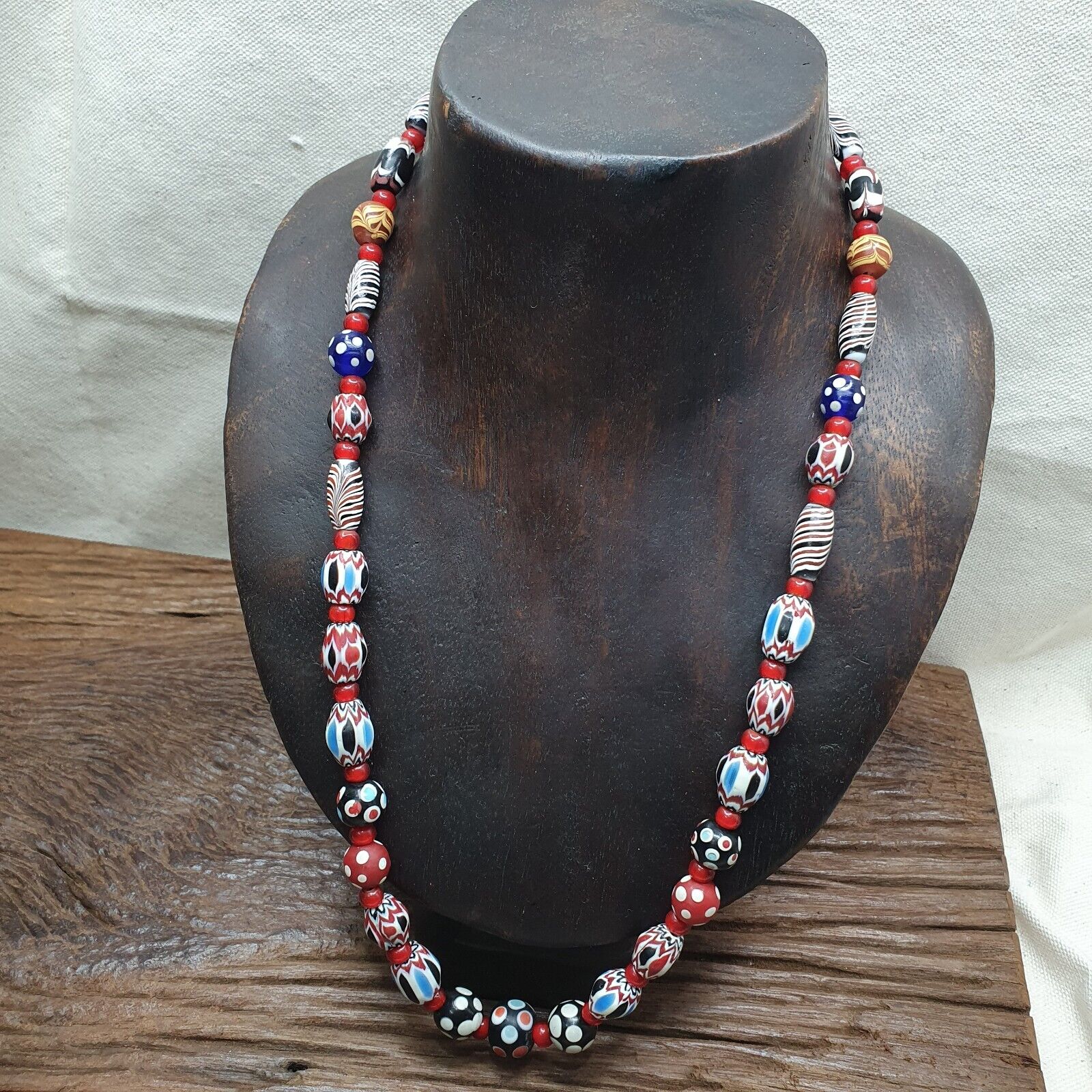 Vintage Venetian Style Chevron Feather Skunk Mix Glass Beads Necklace MX-122