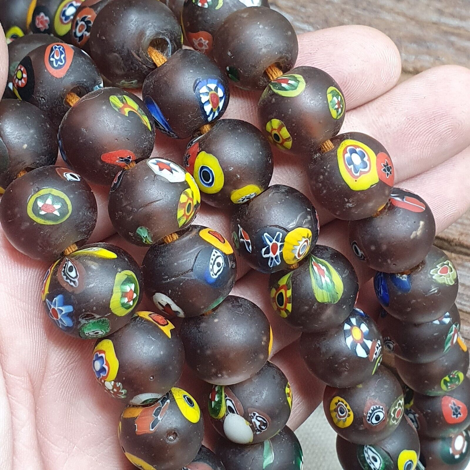 Amazing Vintage venetian-African Murano Style Glass beads Strand 15-16mm