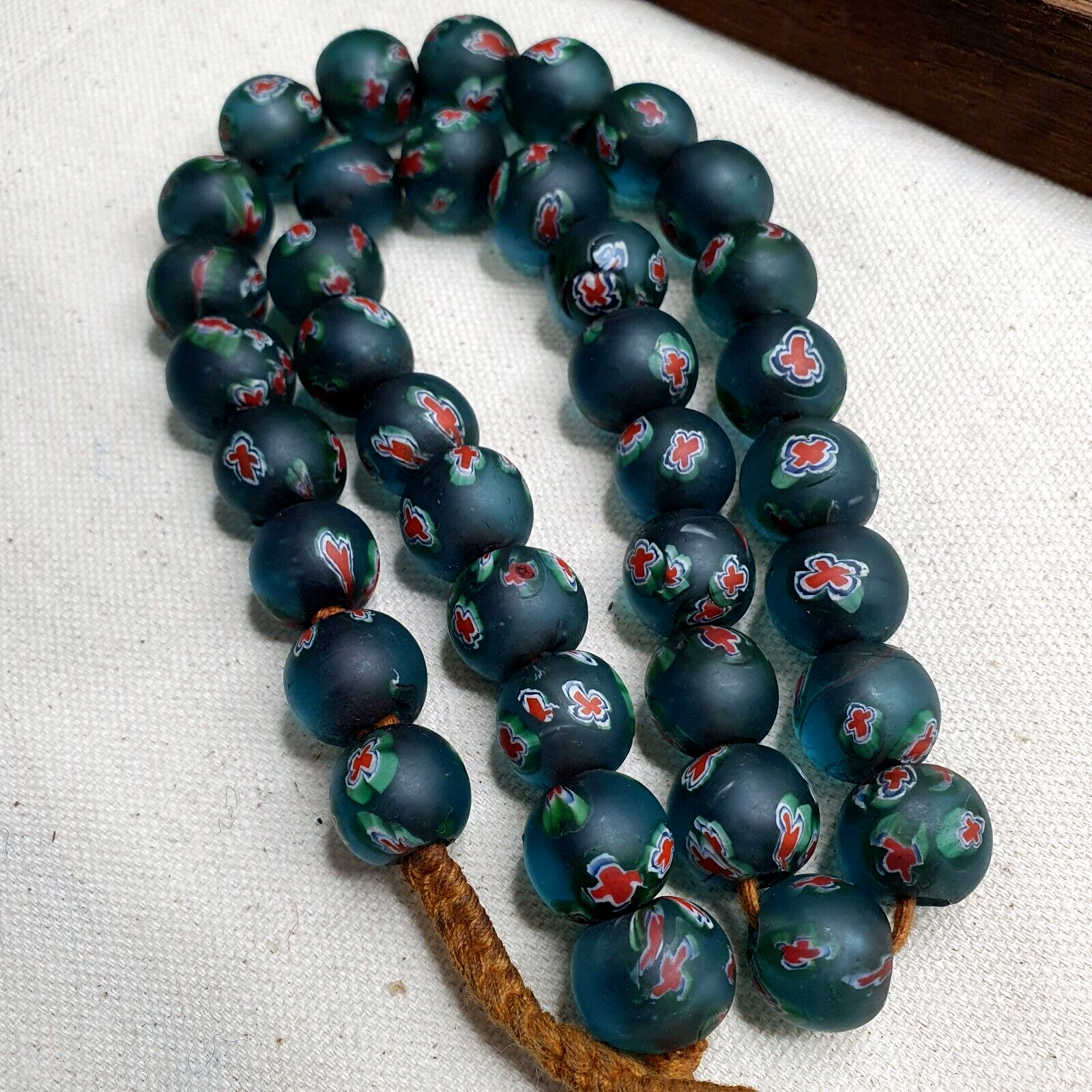 Vintage venetian-African Murano Style Floral green Glass beads Strand 15-16mm